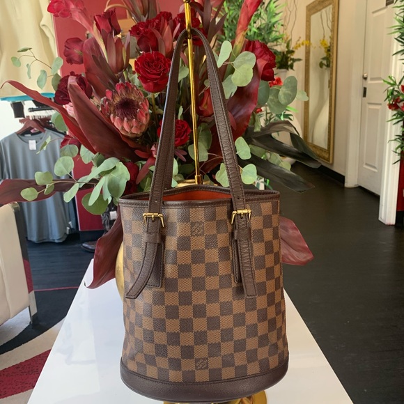 Louis Vuitton Ebene Bucket Marais Handbag - Picture 3 of 6